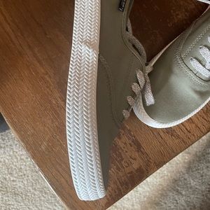 NWT- Olive Crest Knot Canvas Sneaker by Sperry